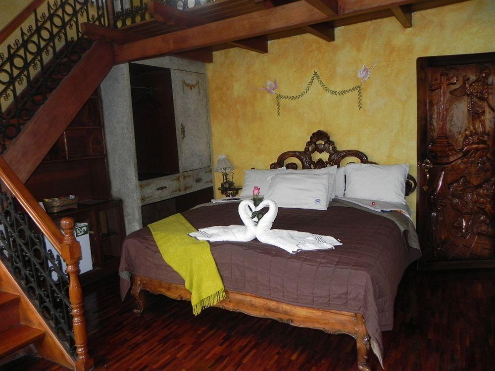Hotel Nass Sol De Кито Екстериор снимка