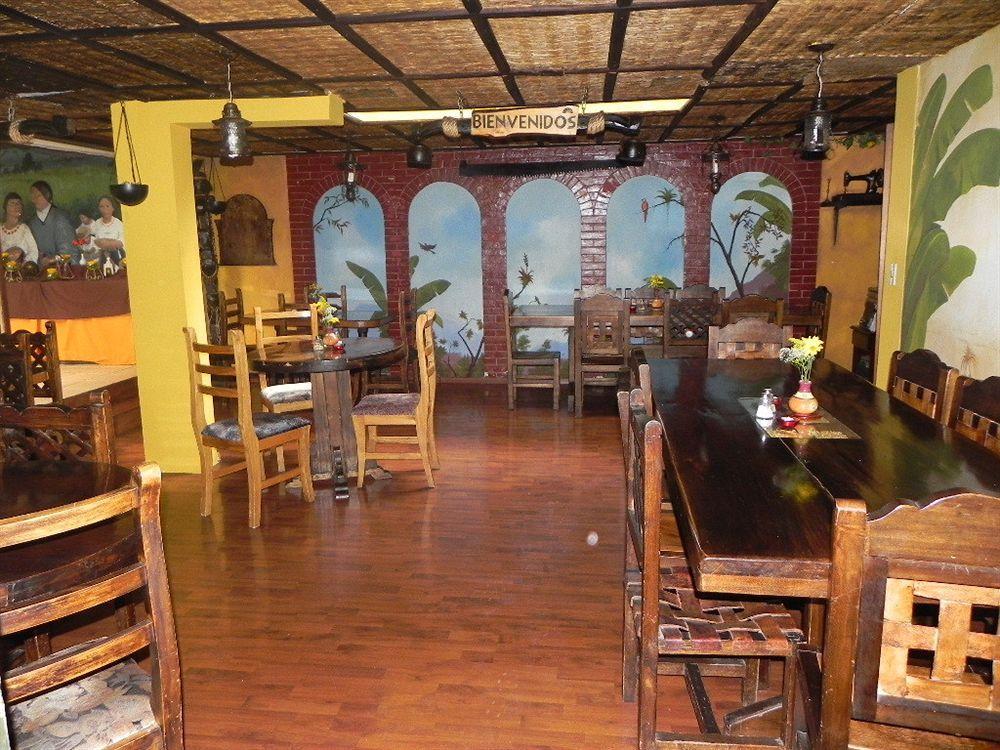 Hotel Nass Sol De Кито Екстериор снимка