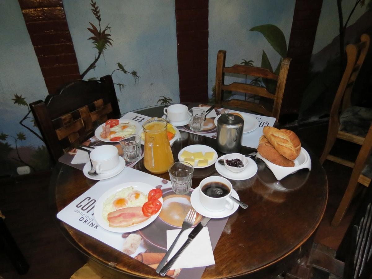 Hotel Nass Sol De Кито Екстериор снимка