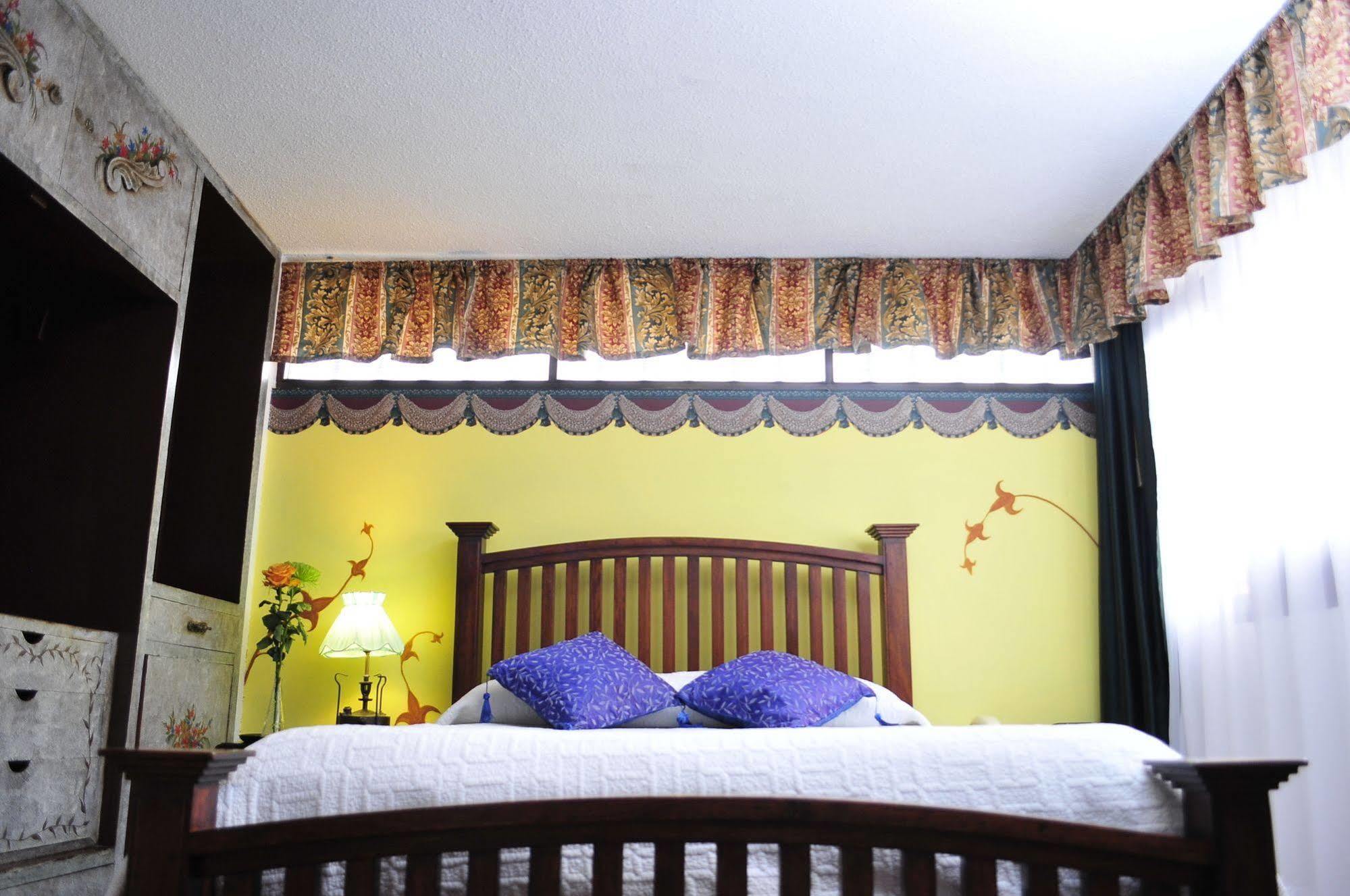 Hotel Nass Sol De Кито Екстериор снимка
