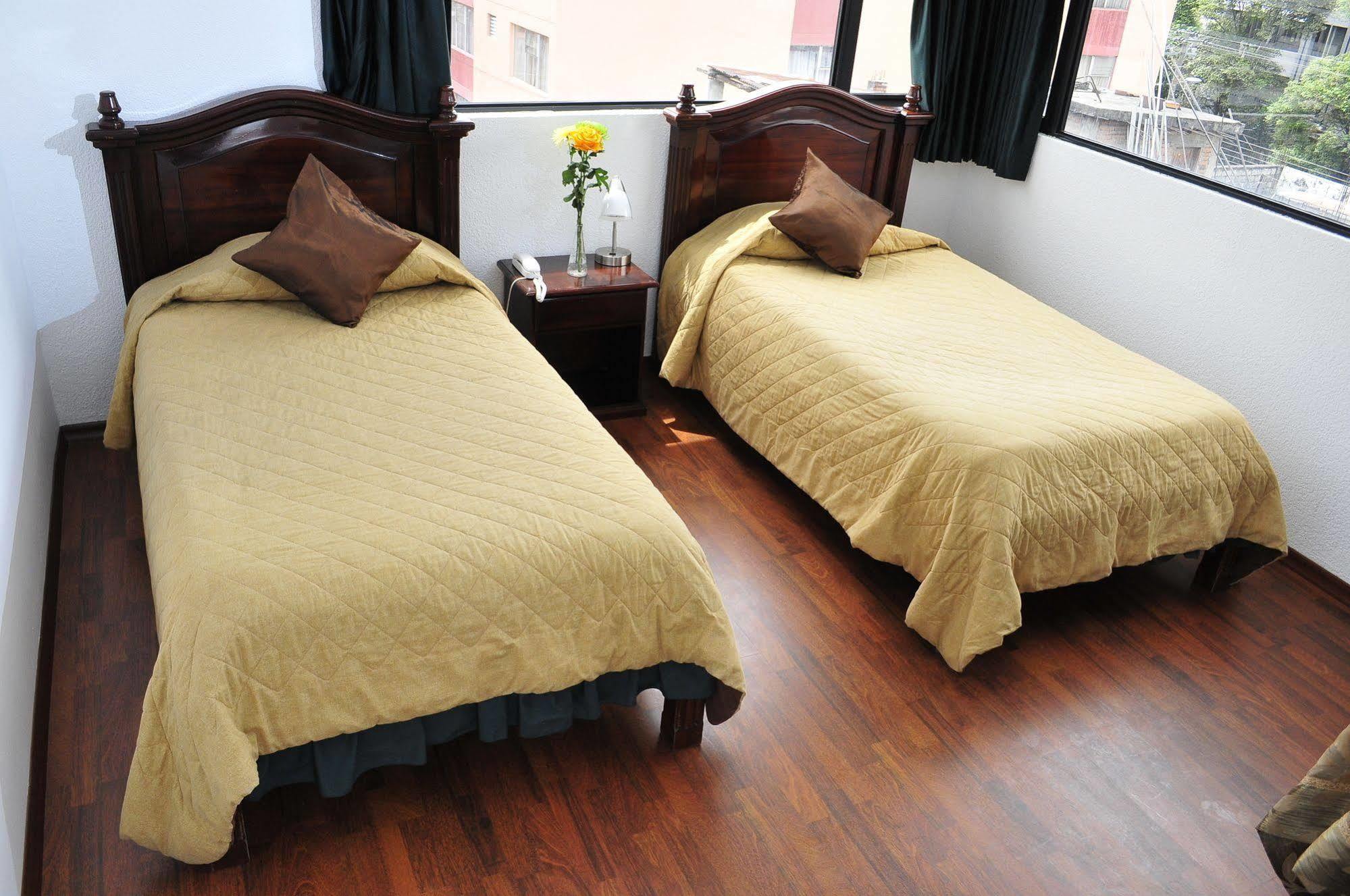 Hotel Nass Sol De Кито Екстериор снимка