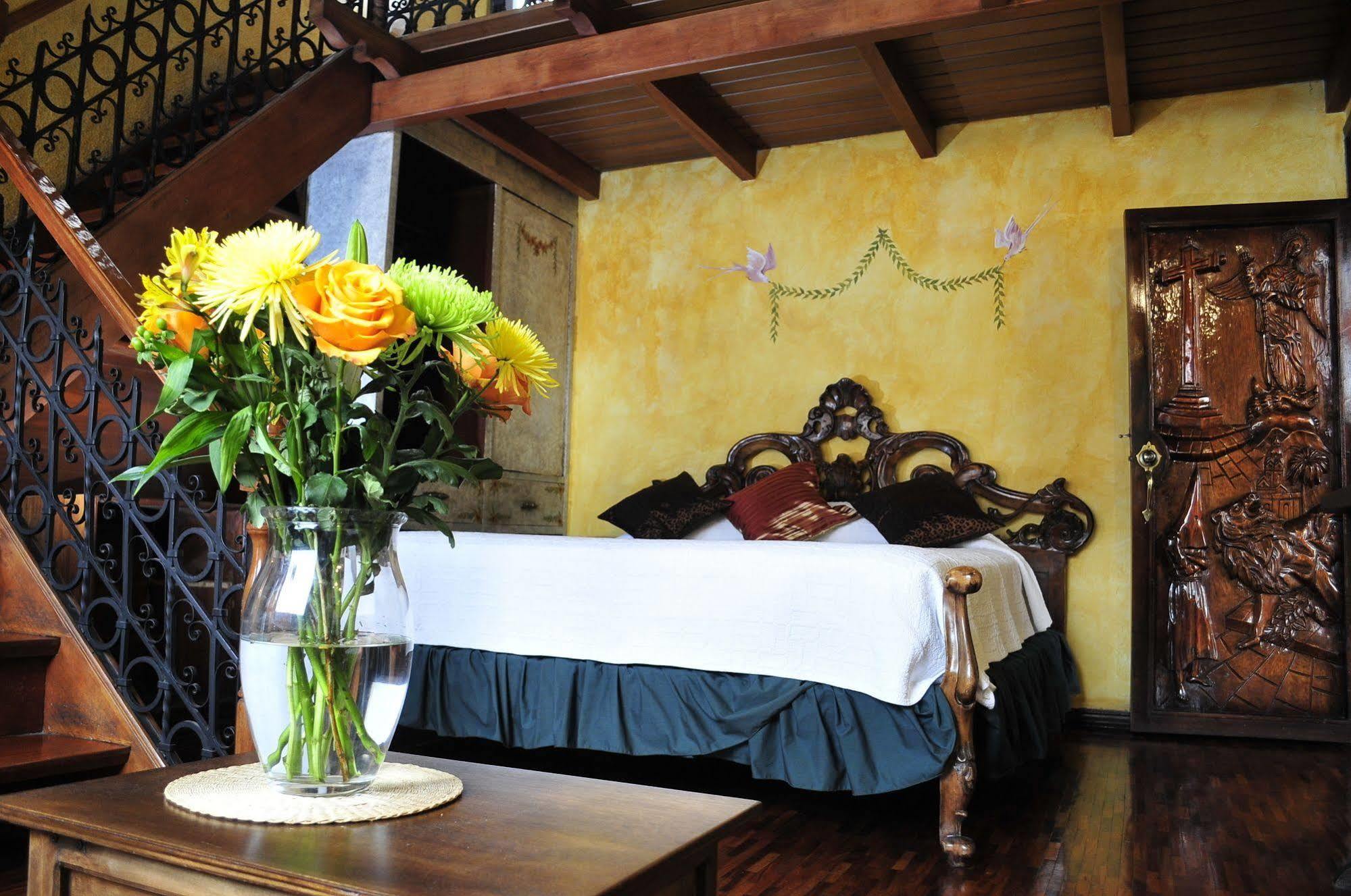 Hotel Nass Sol De Кито Екстериор снимка