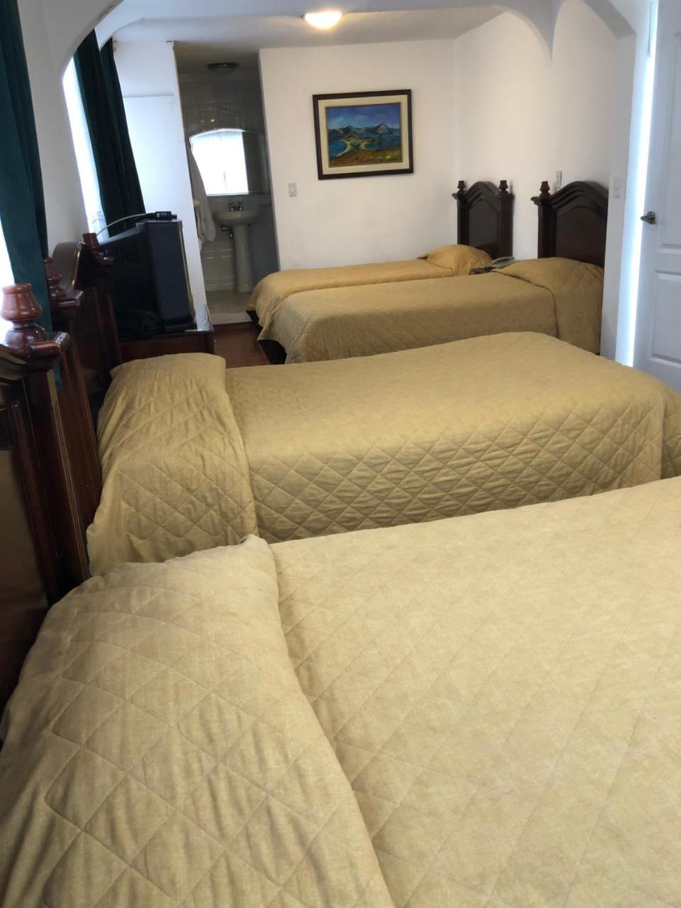 Hotel Nass Sol De Кито Екстериор снимка