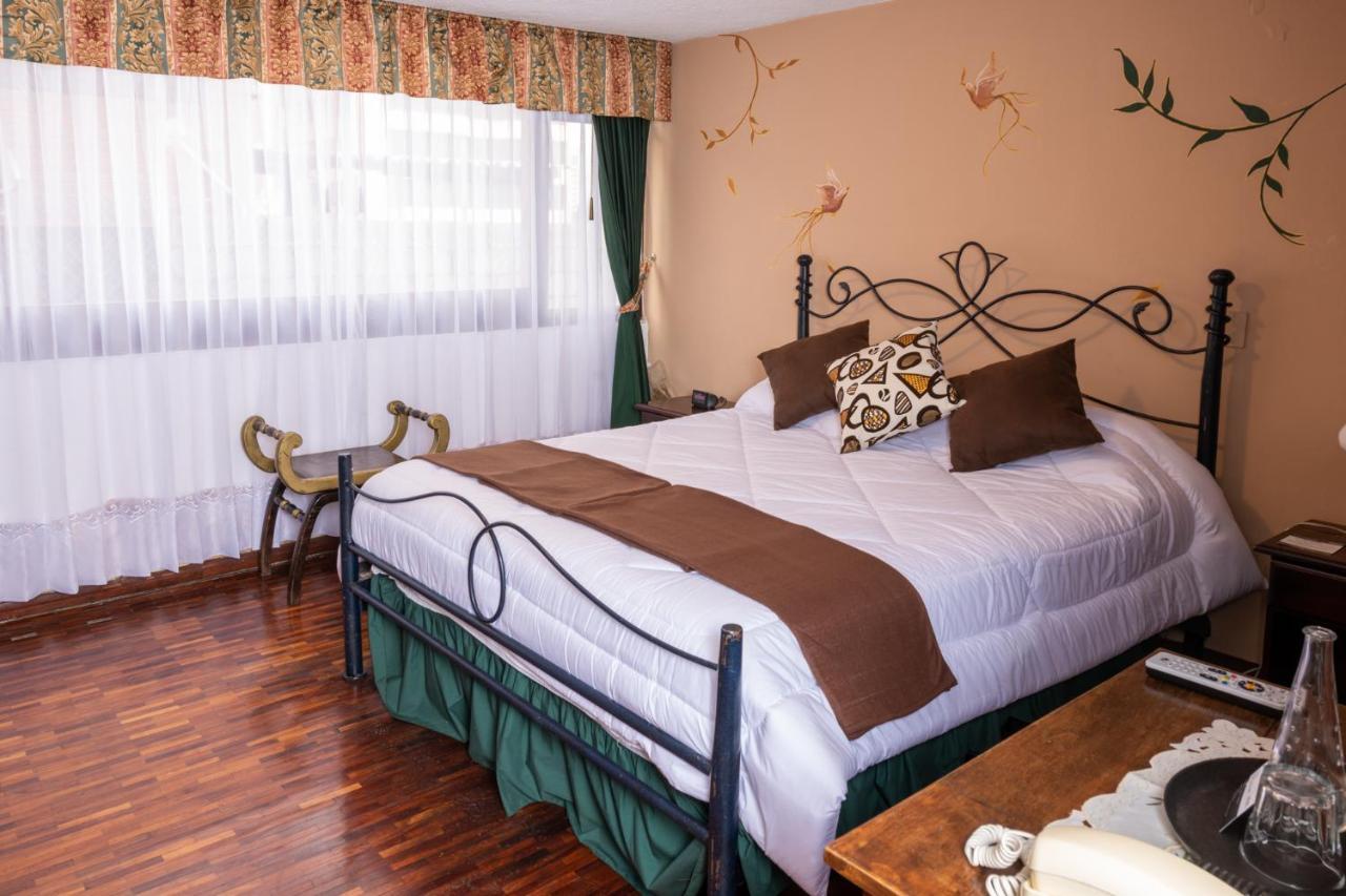 Hotel Nass Sol De Кито Екстериор снимка